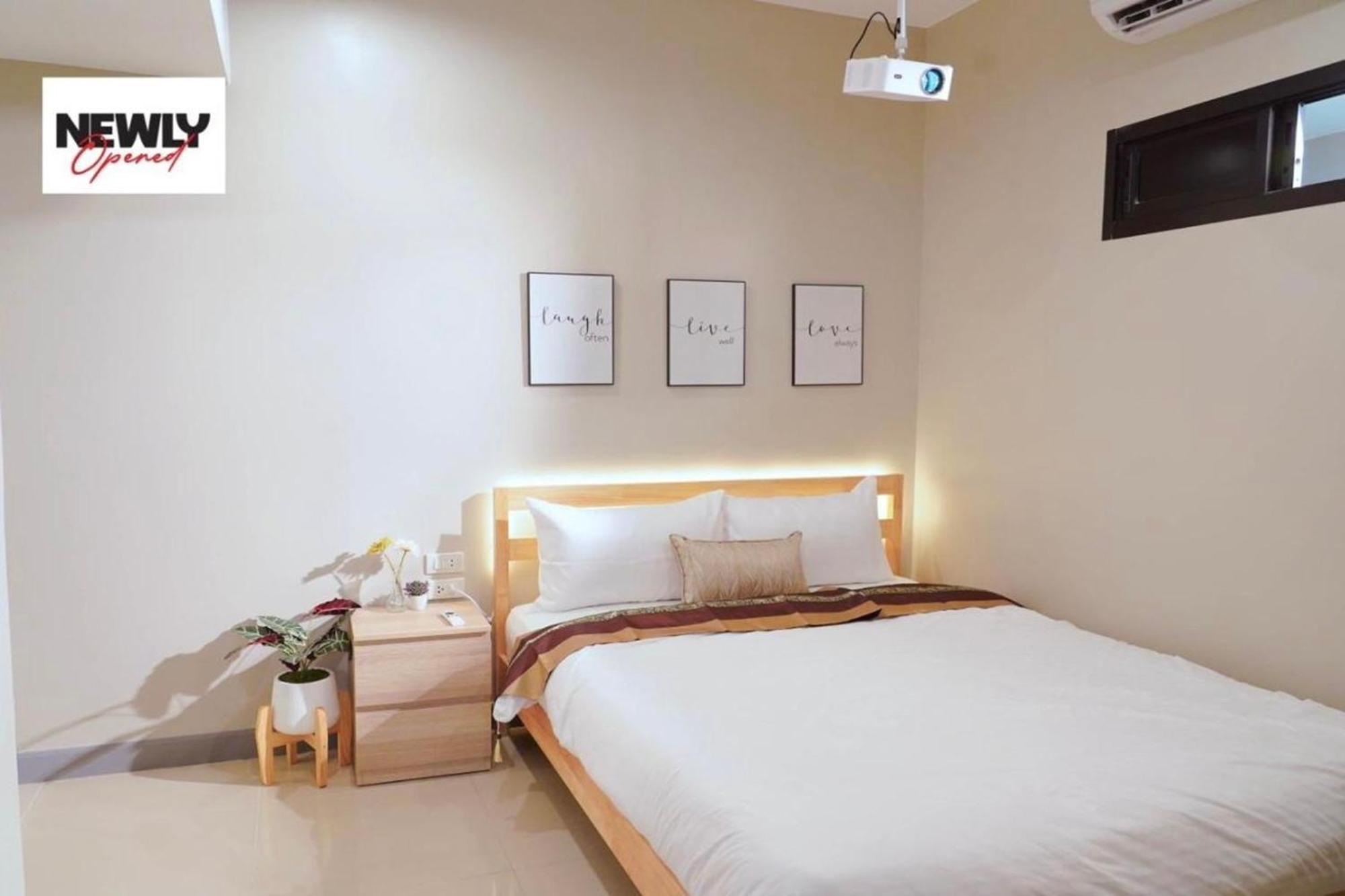 Bnb98 Silom Hotel Bangkok Ngoại thất bức ảnh