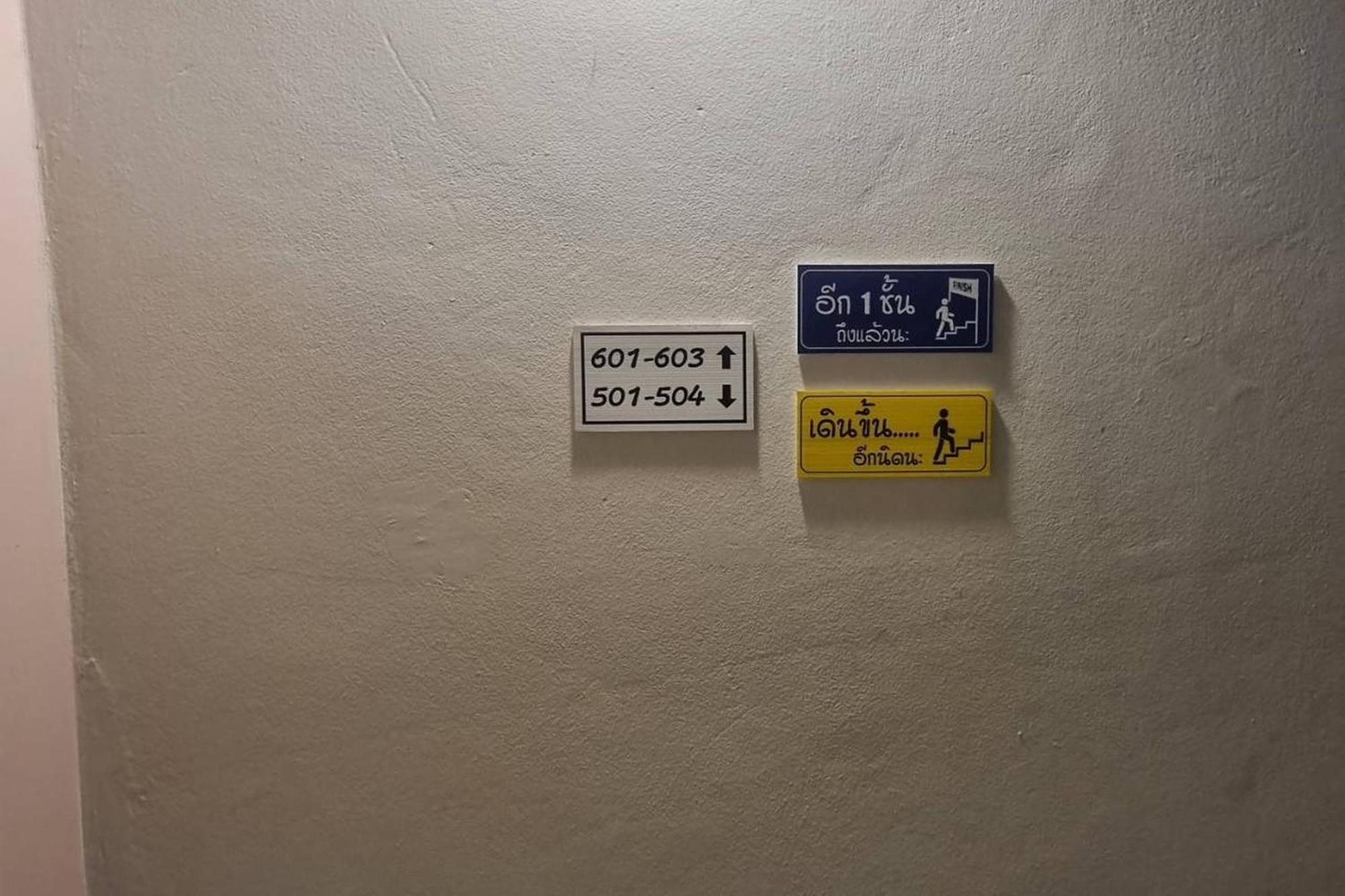 Bnb98 Silom Hotel Bangkok Ngoại thất bức ảnh