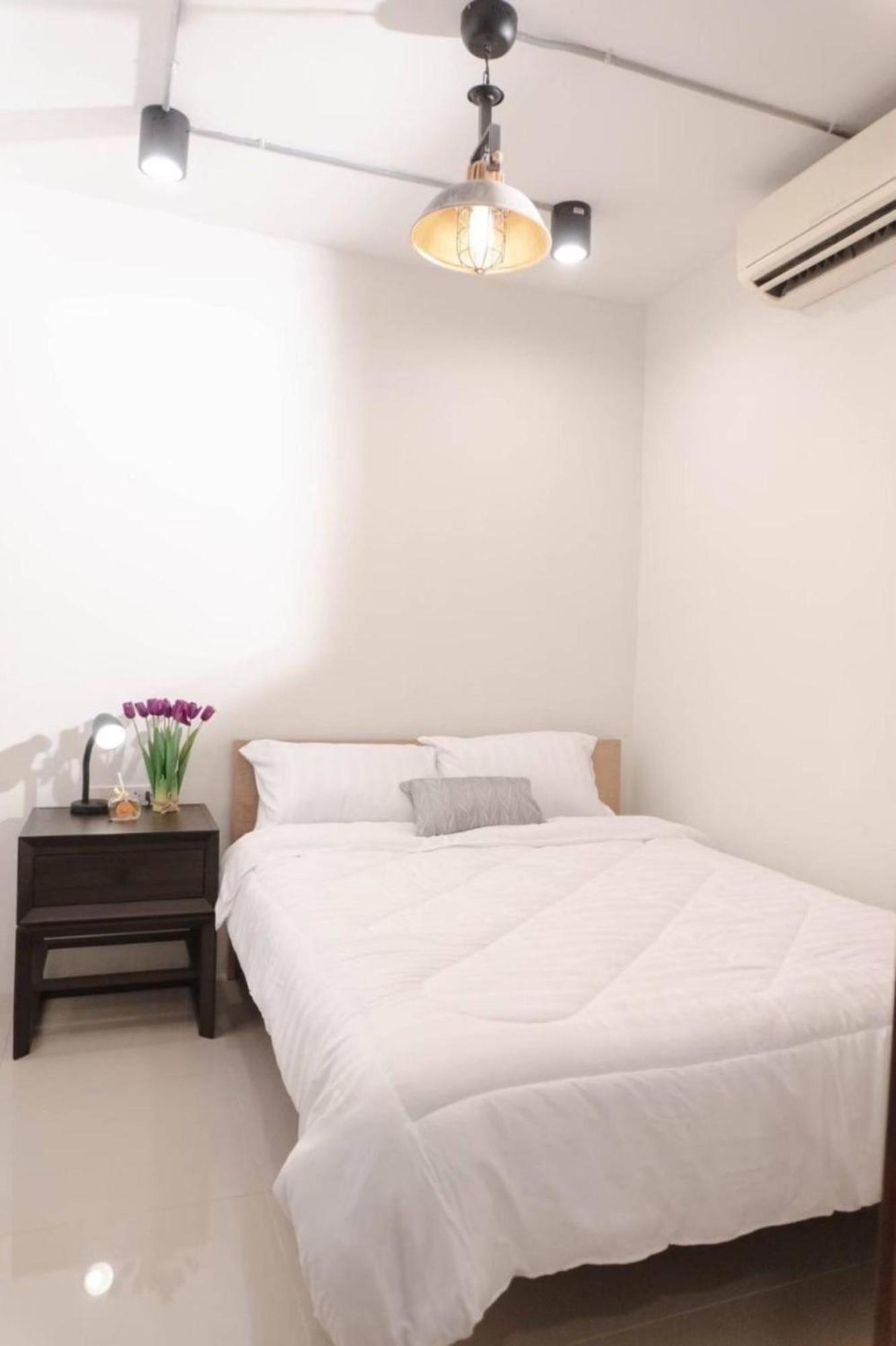 Bnb98 Silom Hotel Bangkok Ngoại thất bức ảnh